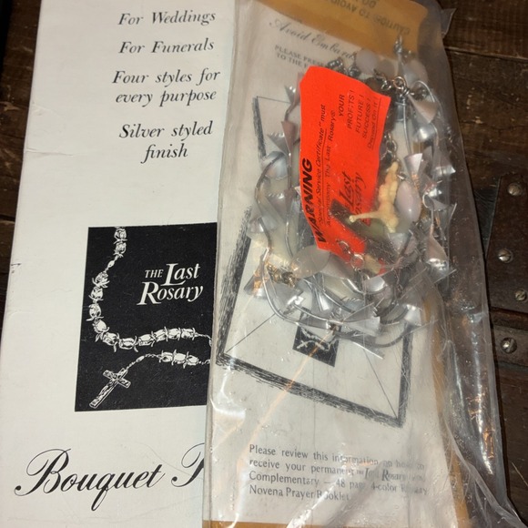The last rosary Jewelry - The Last Rosary, Silver Tone Chain, White Beads,‎ Rosary Tags, 32"